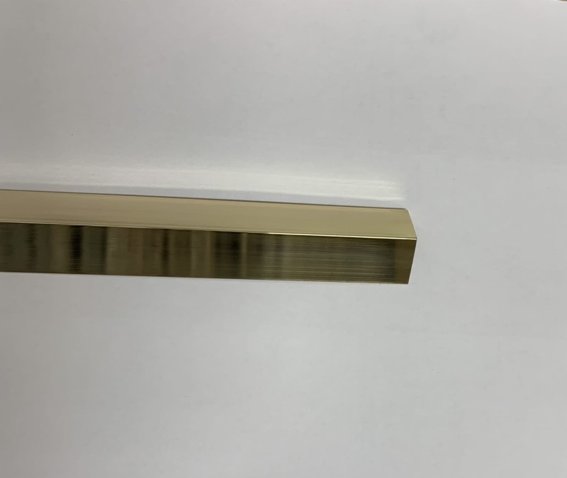 katownik mosiezny.jpeg