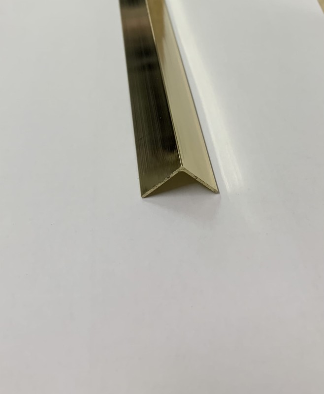 katownik mosiadz.jpeg