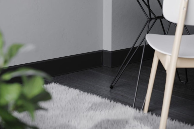Cezar-listwa-przypodlogowa-Hi-Line-Prestige-PVC-czarna-75mm-render.jpg