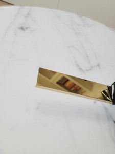 listwa dekoracyjna złota lustro 30mm.jpg