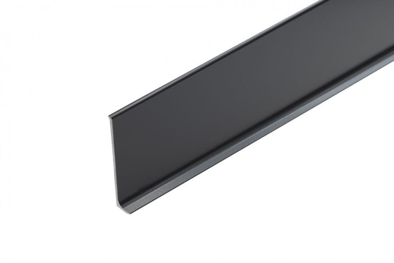 listwa przypodłogowa czarna 6cm aluminiowa.jpg