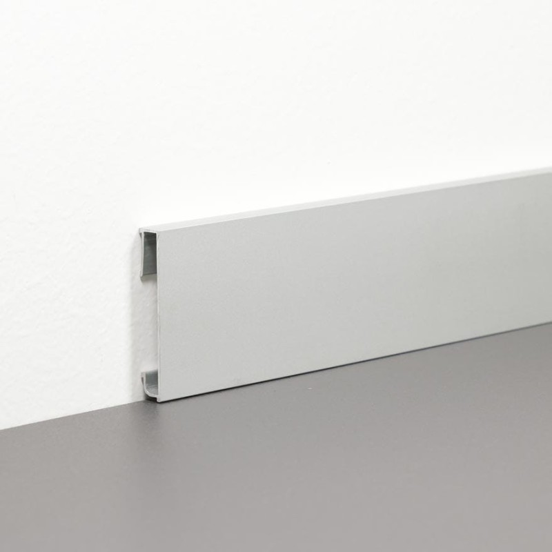 Listwa przypodłogowa aluminiowa srebrna kwadratowa 8 cm 270 cm