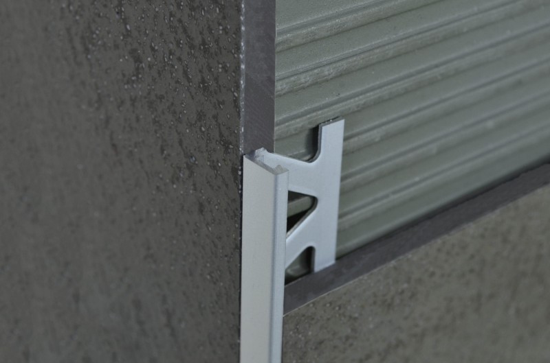 Listwa aluminiowa narożna do płytek 10 mm srebrna matowa 270 cm Profilitec