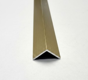 Kątownik złoty szczotkowany równoramienny 20x20